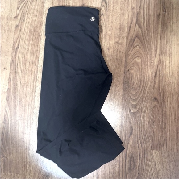 lululemon athletica Pants - Lululemon black crops